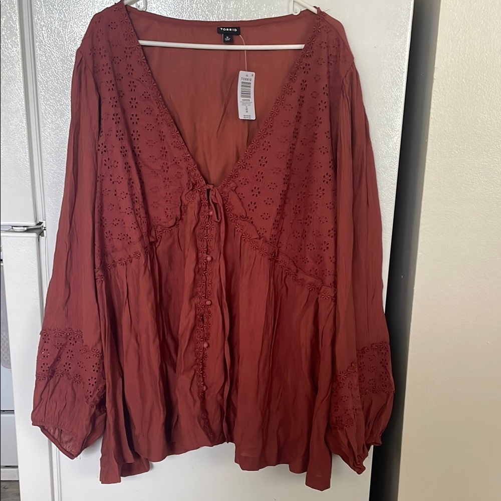 Torrid Size 6 Gauze with Daisy Trim Top Roasted Russet